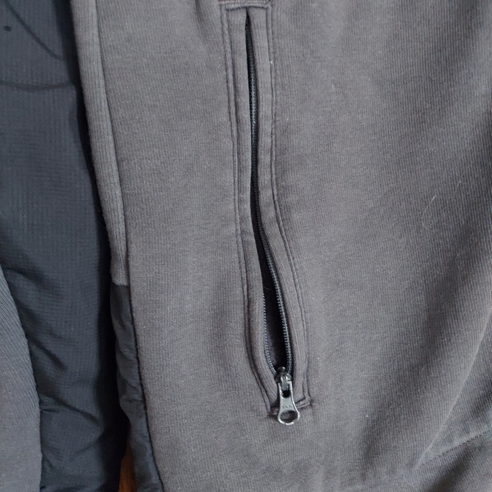 Nike. Jacket with hoodie. Big Boys Small. Black/Gray. - Picture 2 of 5